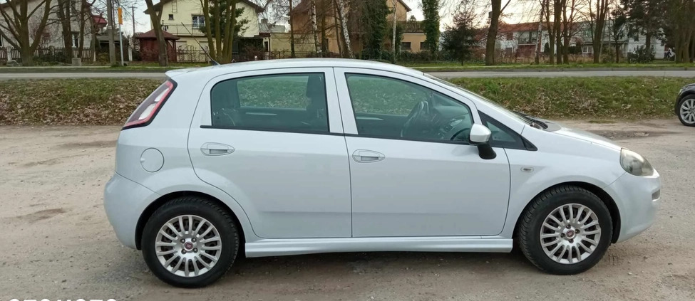 Fiat Punto cena 24100 przebieg: 192585, rok produkcji 2012 z Września małe 121